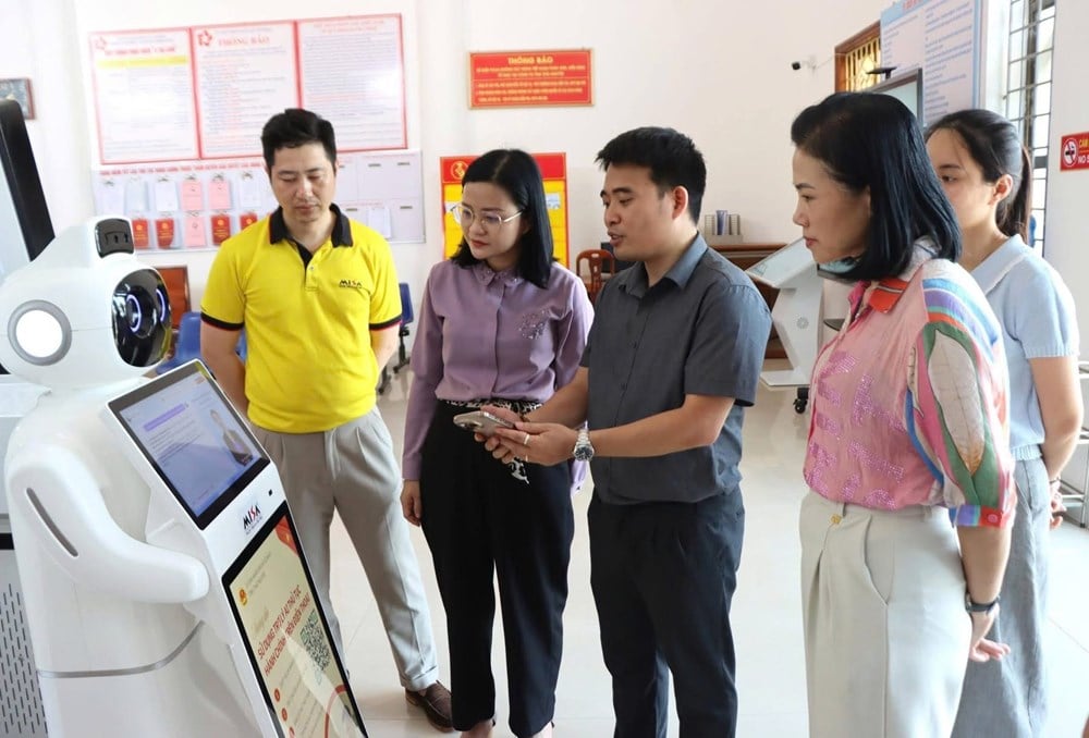 Thai Nguyen představuje roboty s umělou inteligencí pro veřejnou správu - obrázek 1
