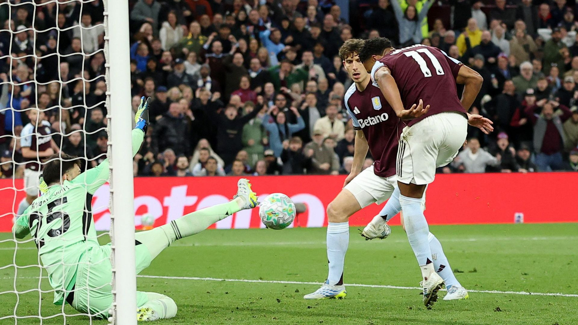 resources_premierleague_pulselive_com 2026 05 15T201931Z_629286341_UP1EM5F1KGI5L_RTRMADP_3_SOCCER ENGLAND AVL LIV (1).jpg