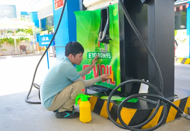 Điều gì xảy ra khi lần đầu tiên đổ xăng E10 cho xe máy? - Ảnh 3.