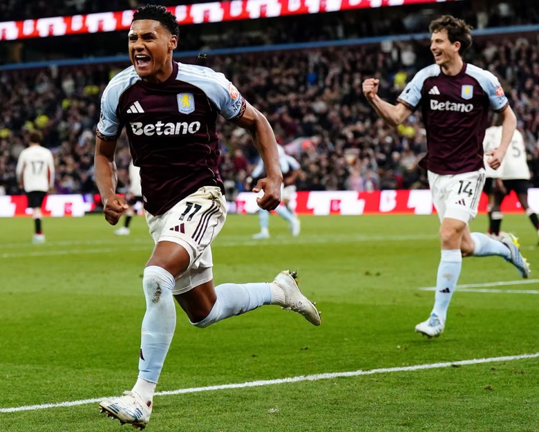 Aston Villa porazila Liverpool a zajistila si místo v Lize mistrů - Foto 2. Hạ Liverpool, Aston Villa giành vé dự Champions League- Ảnh 2.