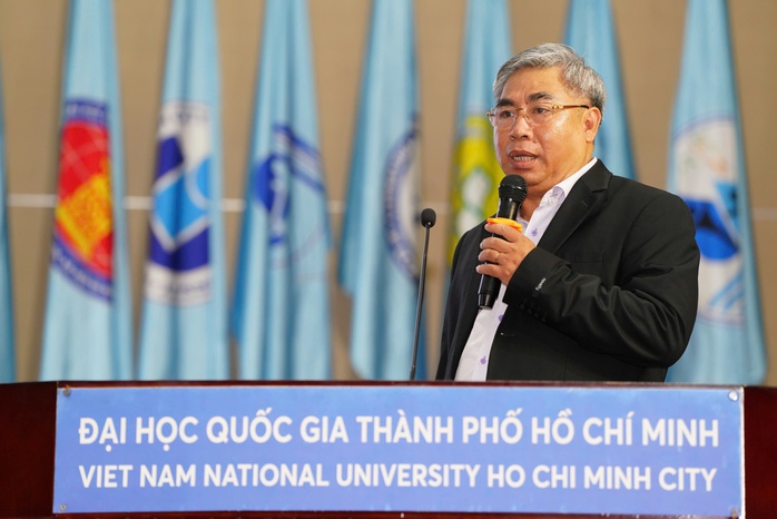 ĐHQG TPHCM công bố chiến lược AI, bán dẫn đến 2030 - Ảnh 1.