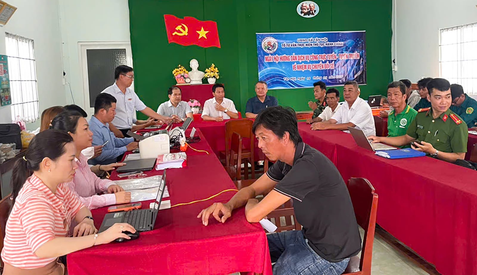 Tân Hội thực hiện “Ngày dân vận chính quyền - Thứ bảy vì dân”
