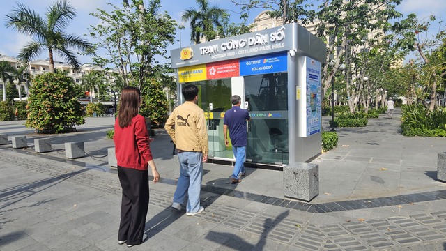 Hàng trăm lượt đo chỉ số sức khỏe mỗi ngày tại Trạm Công dân số - Ảnh 1.