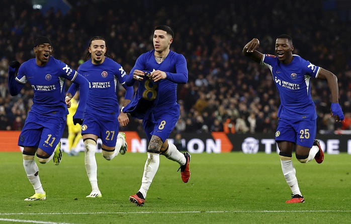 Đằng sau quyết định sa thải HLV Liam Rosenior của Chelsea - Ảnh 4.