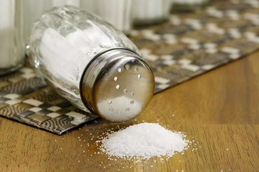 مردم ویتنام به دلیل عادت به خوردن غذای شور بیمار میشوند. Người Việt rước bệnh từ thói quen ăn mặn