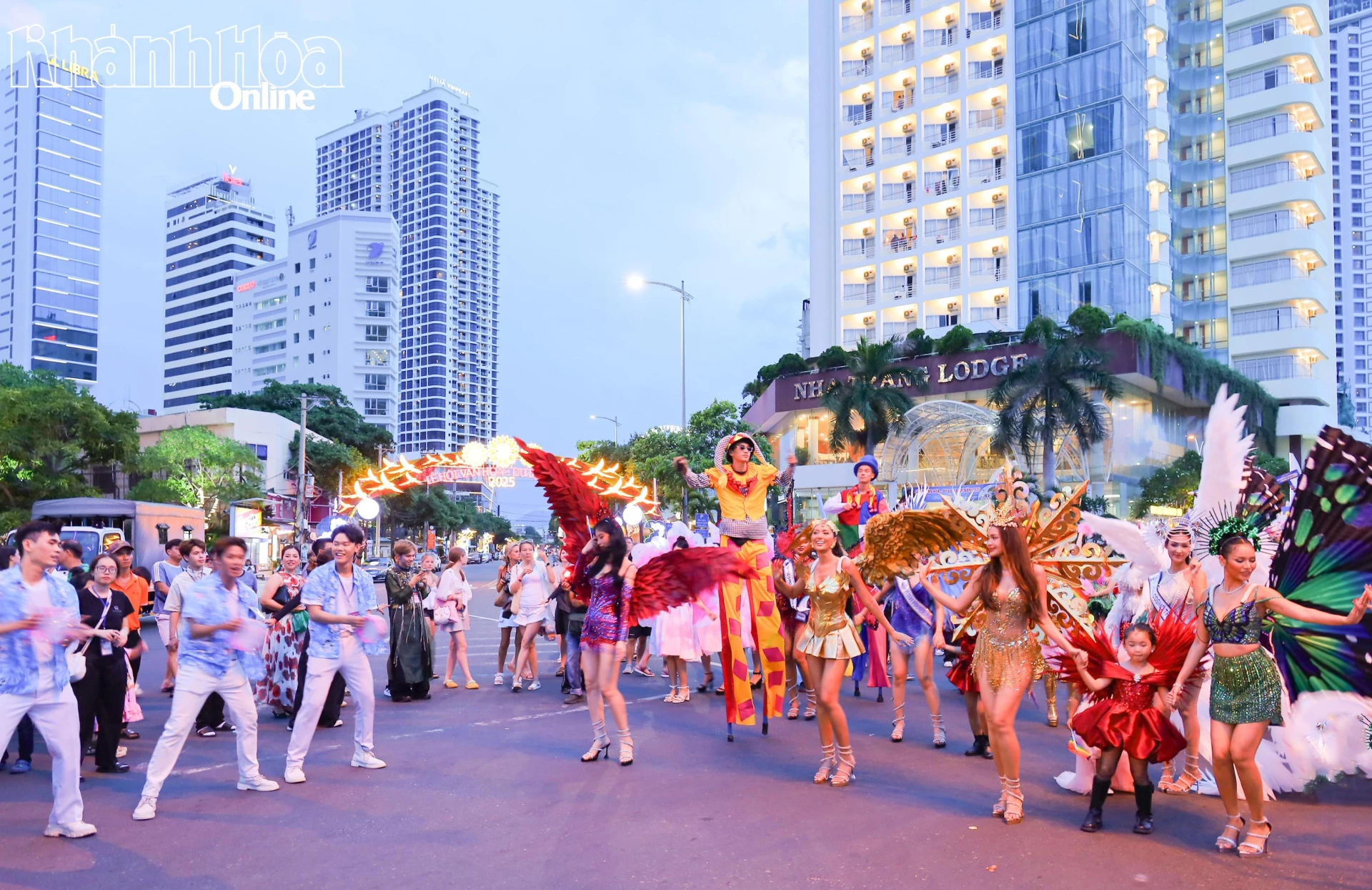 Chương trình Carnival Nha Trang trong Lễ hội Văn hóa - Du lịch biển năm 2025.