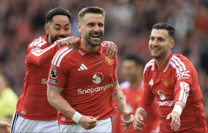 Thắng Nottingham Forest, Man United về đích thứ ba Ngoại hạng Anh - Ảnh 2.