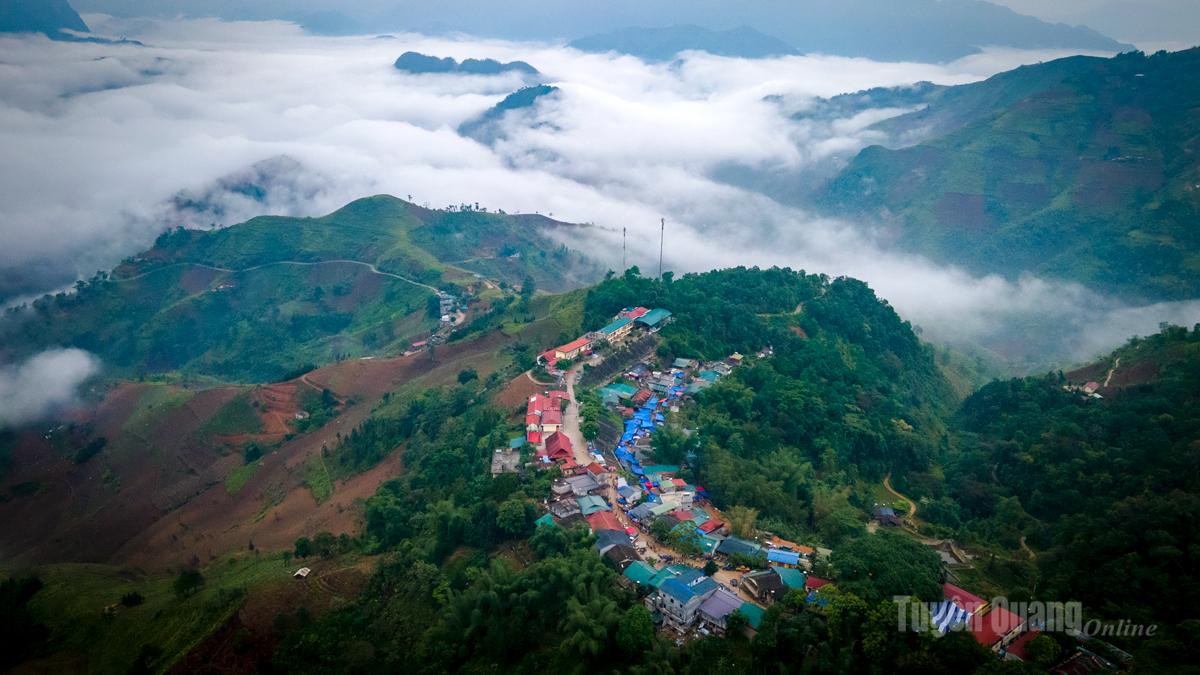 Chợ tình Khâu Vai, bản tình ca giữa miền đá xám
