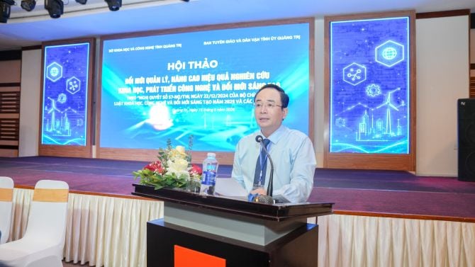 Giám đốc Sở Khoa học và Công nghê Quảng Trị, ông Đặng Ngọc Tuấn phát biểu đề dẫn Hội thảo.
