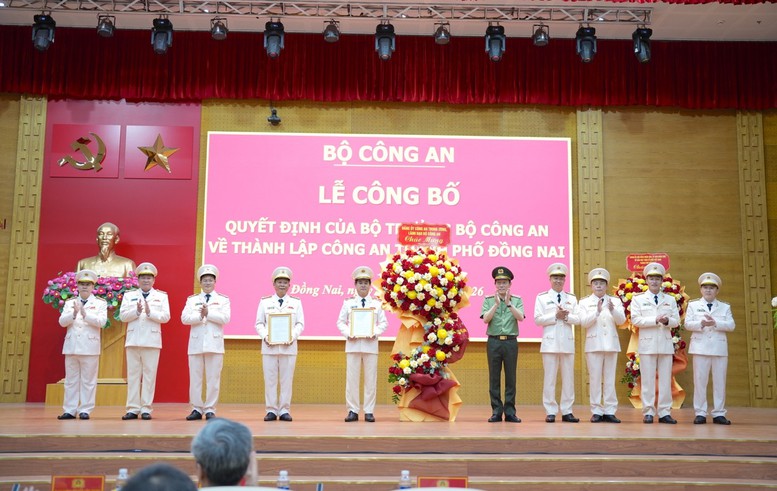 Công bố Quyết định thành lập Công an thành phố Đồng Nai- Ảnh 1.
