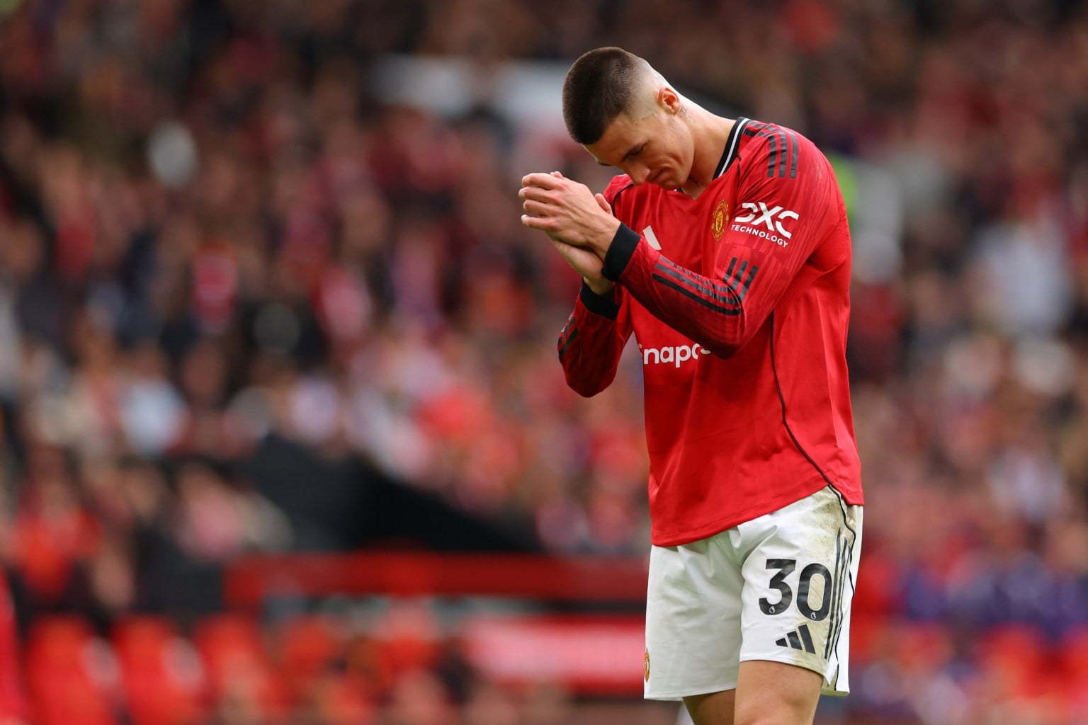 www_thesun_co_uk benjamin sesko manchester utd premier 1078617378 (2).jpg
