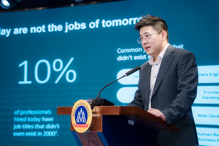 Sinh viên xây dựng “CV số” ngay từ trên giảng đường - Ảnh 2.