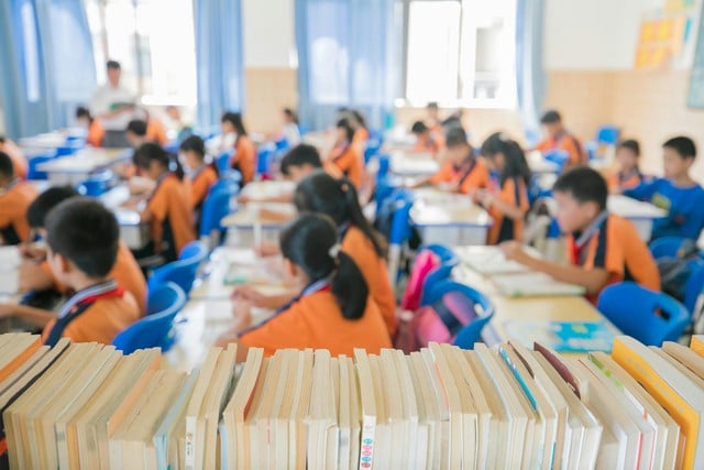 Trung Quốc thí điểm bỏ thi lớp 10 - Ảnh 2.