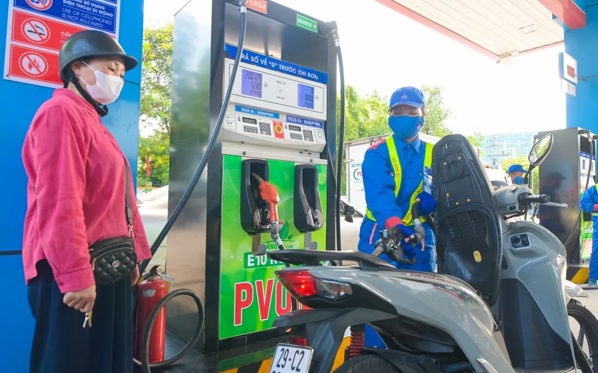 Khơi thông dòng chảy xăng sinh học E10 - Ảnh 1.