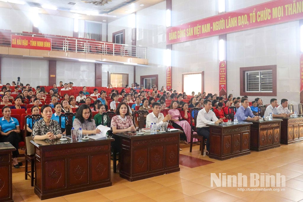 Các đại biểu tham dự Diễn đàn.