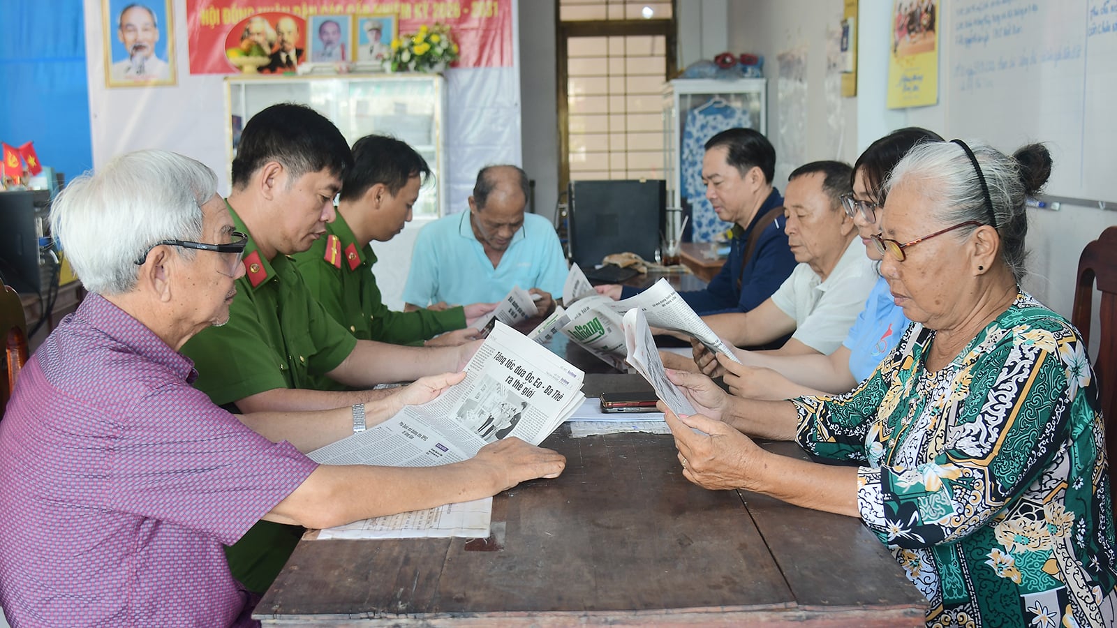 รักษาความเคยชินในการอ่านหนังสือพิมพ์ของพรรค