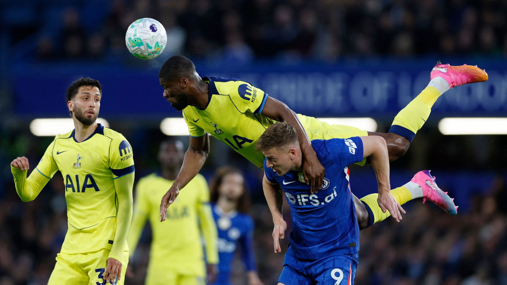 resources_premierleague_pulselive_com 2026 05 19T195319Z_441826662_UP1EM5J1J8TG4_RTRMADP_3_SOCCER ENGLAND BOU MCI (1).jpg