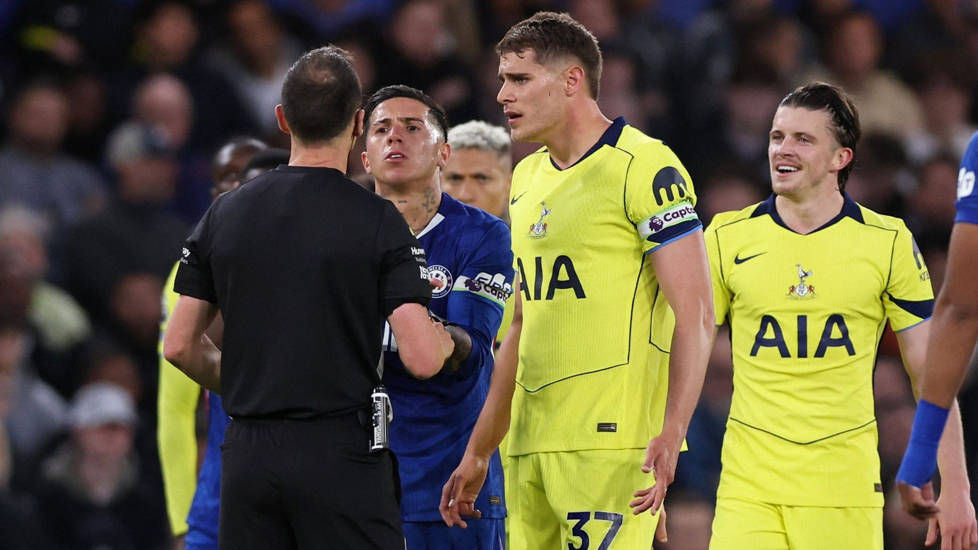 resources_premierleague_pulselive_com 2026 05 19T200359Z_1117295072_UP1EM5J1JQLGQ_RTRMADP_3_SOCCER ENGLAND CHE TOT (1).jpg