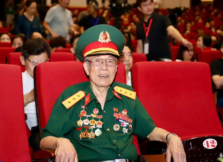 Bác Hồ - Ảnh 2.