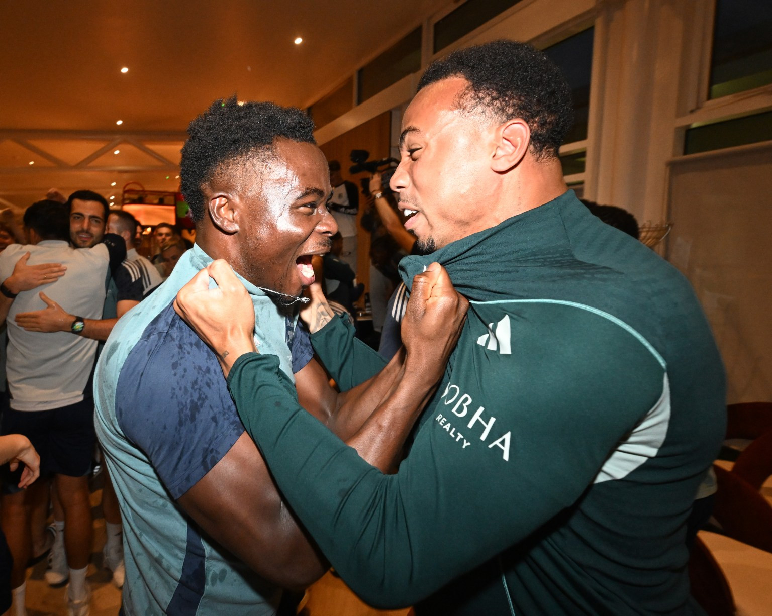 www_thesun_co_uk william saliba riccardo celebrate arsenal 1082244489.jpg