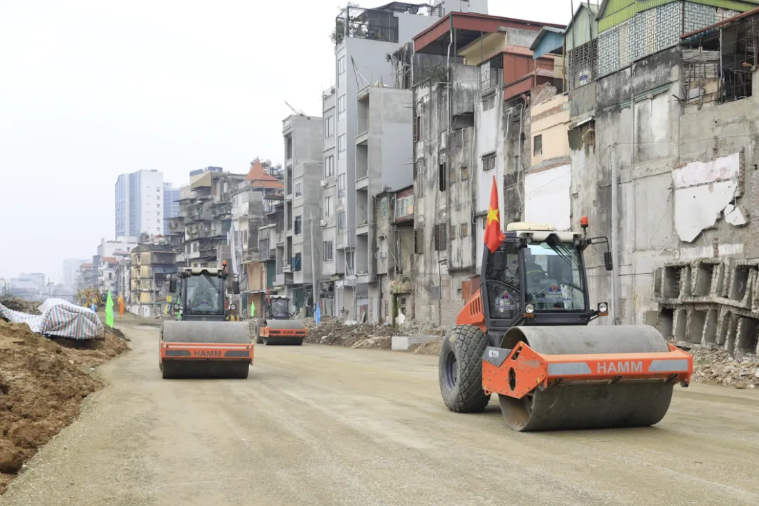 Hà Nội tăng tốc giải phóng mặt bằng, tạo đà cho mục tiêu tăng trưởng hai con số - Ảnh 1.