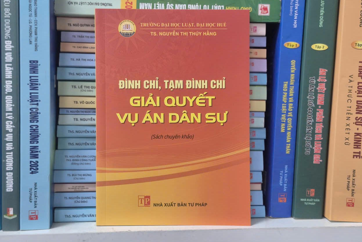 Книга состоит из пяти глав.