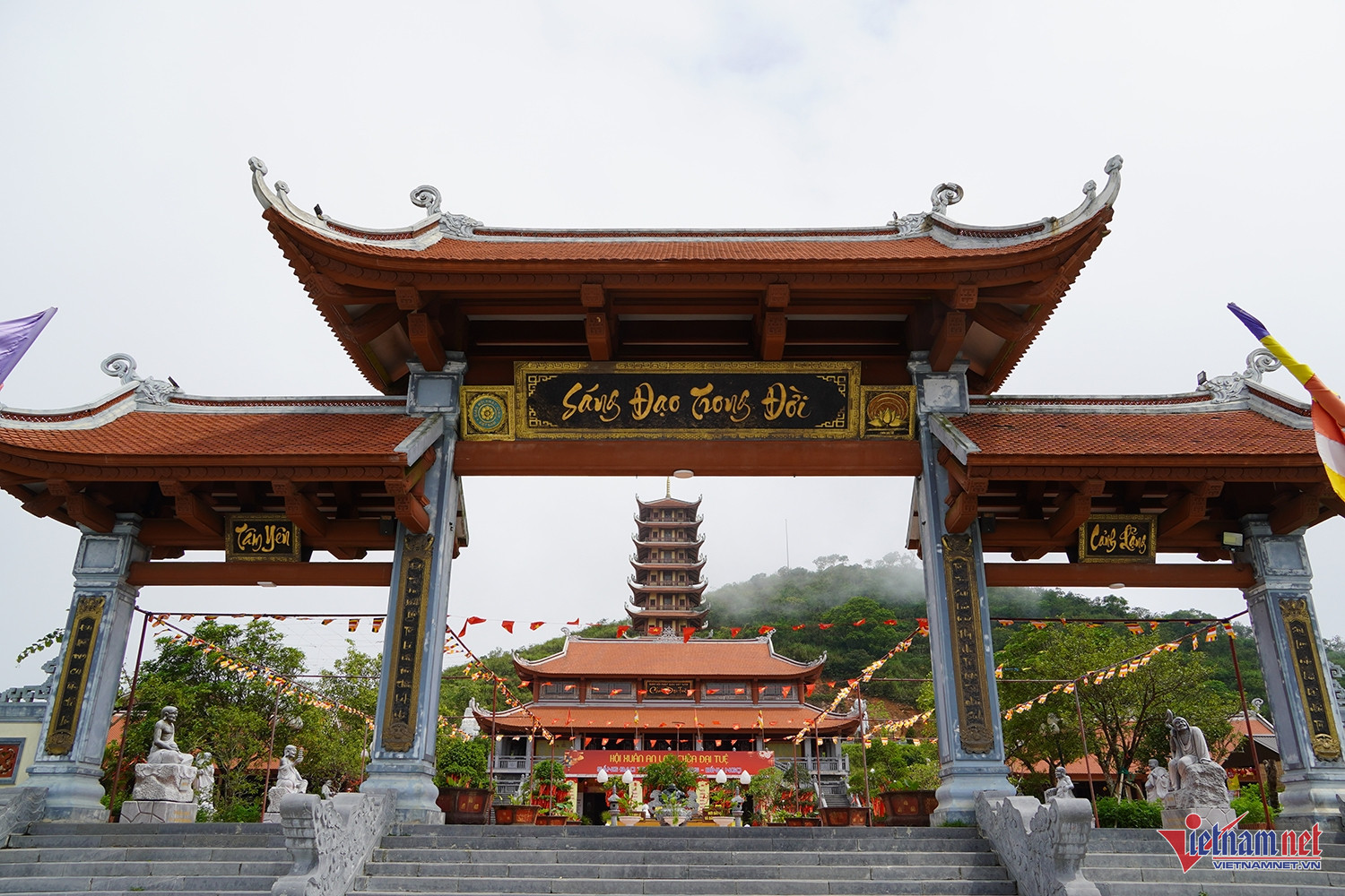 Pagode W-Dai Tue 7.JPG.jpg