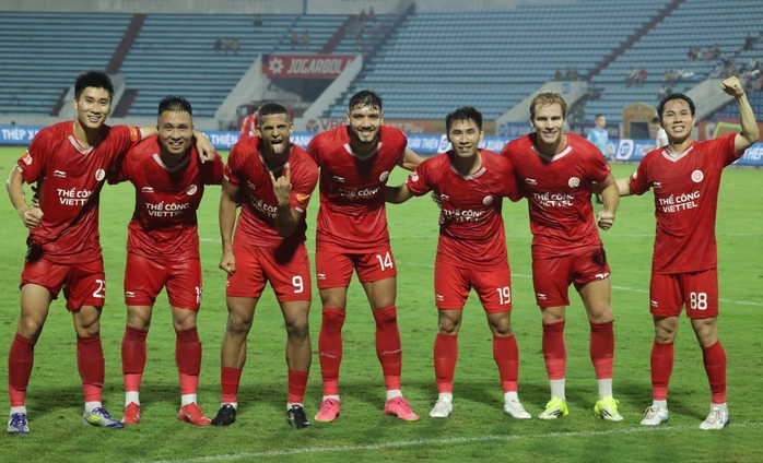 Hàng loạt trụ cột bị "treo giò" ở vòng 24 V-League - Ảnh 2.
