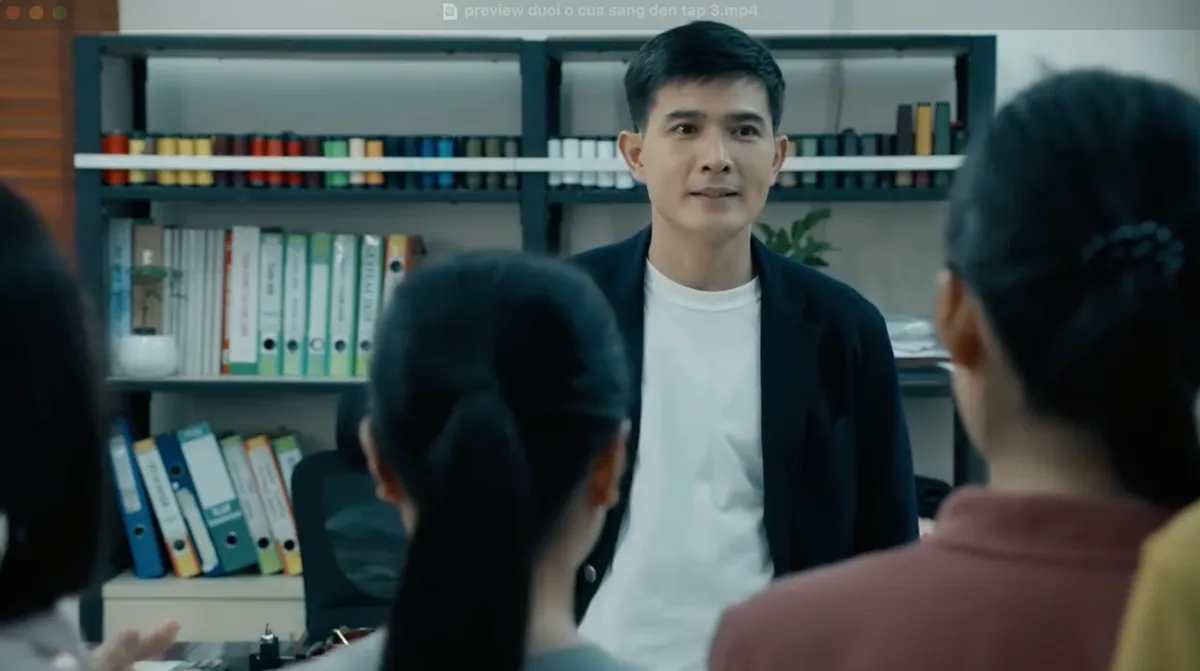 Dưới ô cửa sáng đèn - Tập 3: Sinh đòi "bẻ răng" ứng tiền cho công nhân- Ảnh 2.