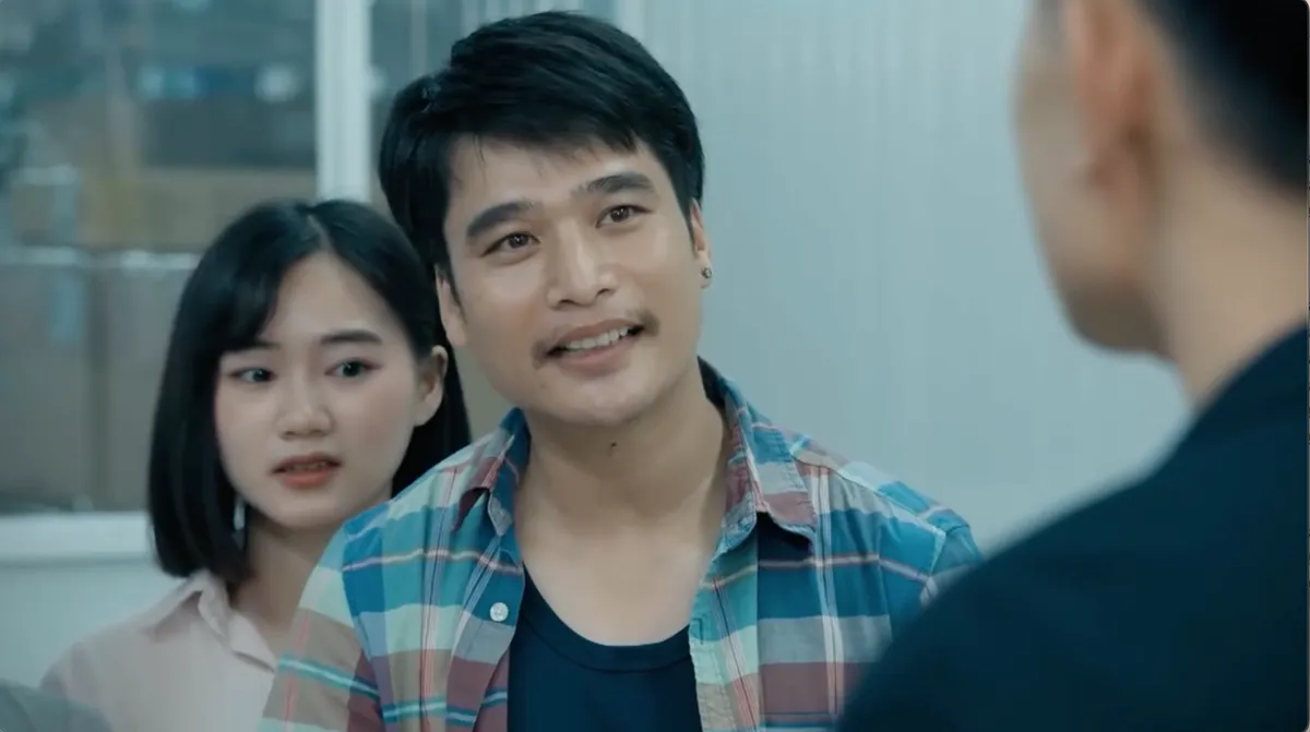 Dưới ô cửa sáng đèn - Tập 3: Sinh đòi "bẻ răng" ứng tiền cho công nhân- Ảnh 1.
