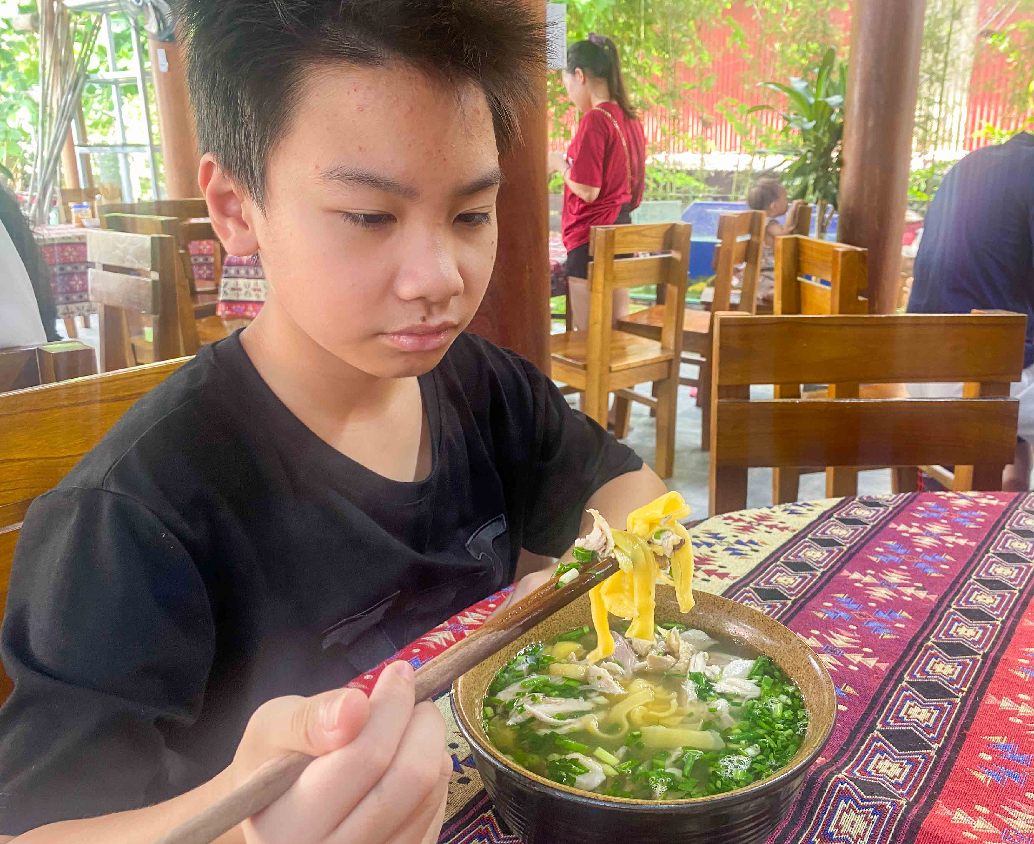 Tạo việc làm, tăng thu nhập cho phụ nữ dân tộc thiểu số từ đặc sản phở ngô - Ảnh 8.