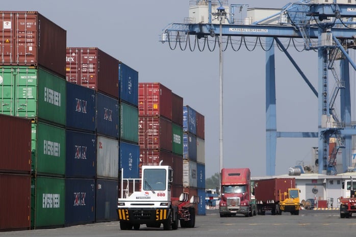 Erhöhte Zufahrtswege zur Entlastung des Verkehrs rund um den Hafen - Foto 1. Mở lối giảm ùn tắc quanh cảng từ trên cao - Ảnh 1.