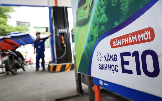 Ô tô, xe máy còn xăng A95, có cần đi cạn trước khi đổ xăng E10?- Ảnh 1.