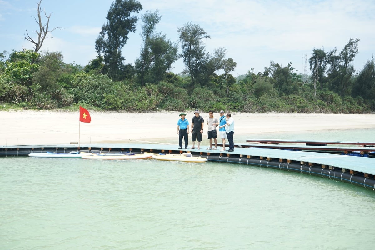 Quảng Ninh hiện có hơn 400 HTX hoạt động trong lĩnh vực thủy sản và nuôi biển. Ảnh: Nguyễn Thành.