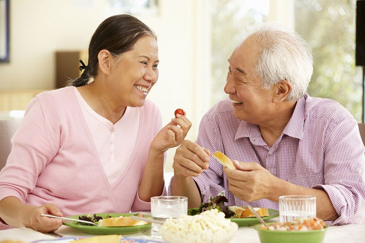 Vì sao người lớn tuổi dễ bị suy giảm khứu giác?- Ảnh 2.