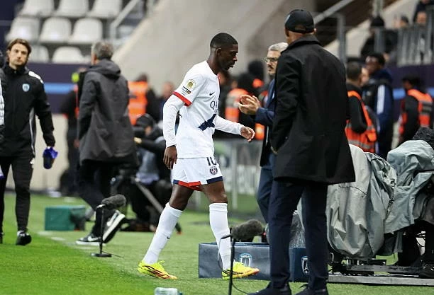 Dembele chấn thương ngay trước trận gặp Arsenal Dembele chấn thương ngay trước trận gặp Arsenal