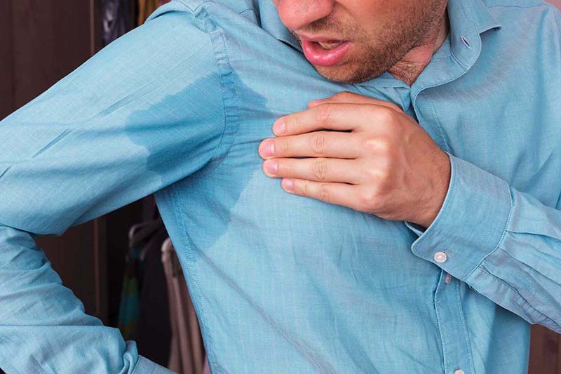 4 cara mengatasi keringat ketiak di cuaca panas - Gambar 1. 4 cách khắc phục mồ hôi nách mùa nắng nóng- Ảnh 1.