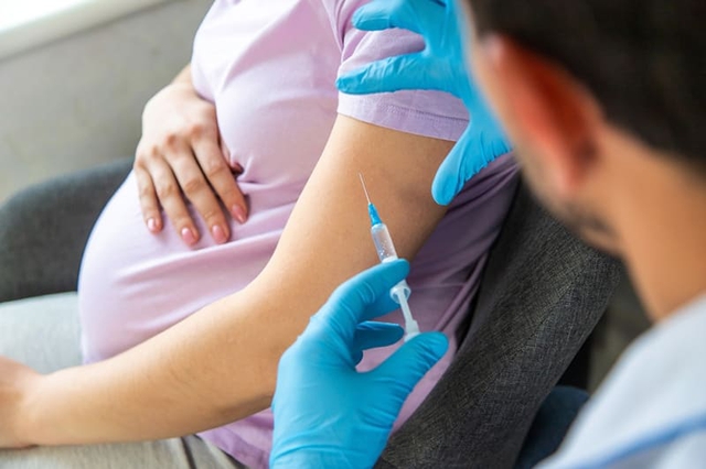 3 vaccine quan trọng nên tiêm khi mang thai - Ảnh 1.