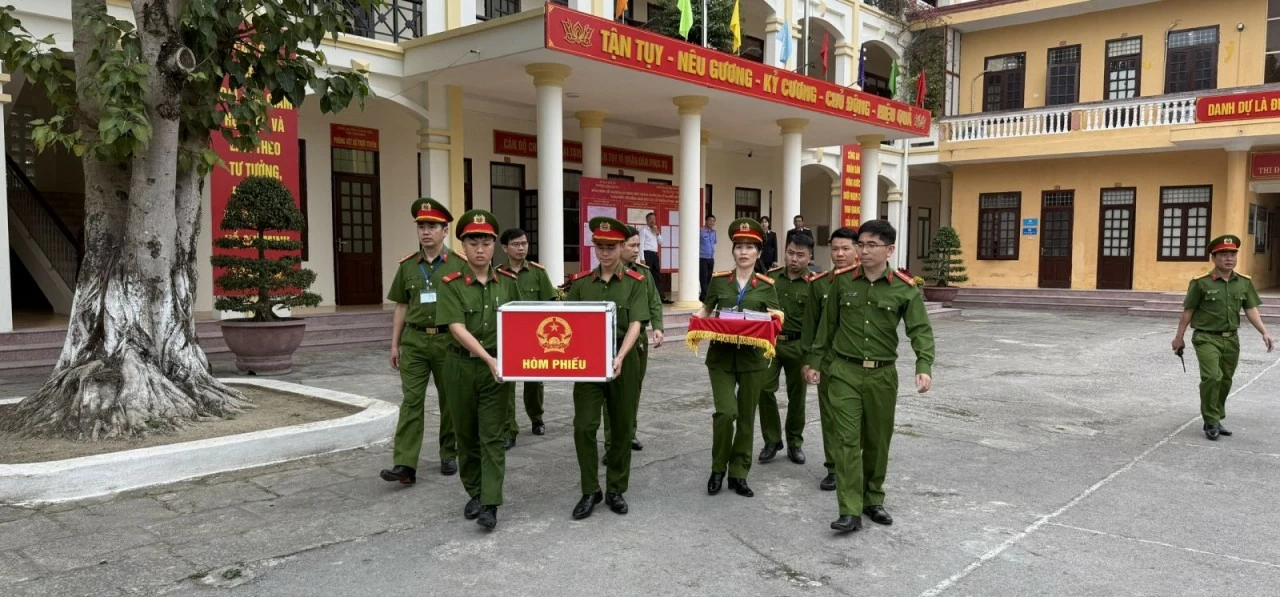 สิทธิในการออกเสียงของผู้มีสิทธิออกเสียงพิเศษ Quyền bầu cử của những cử tri đặc biệt