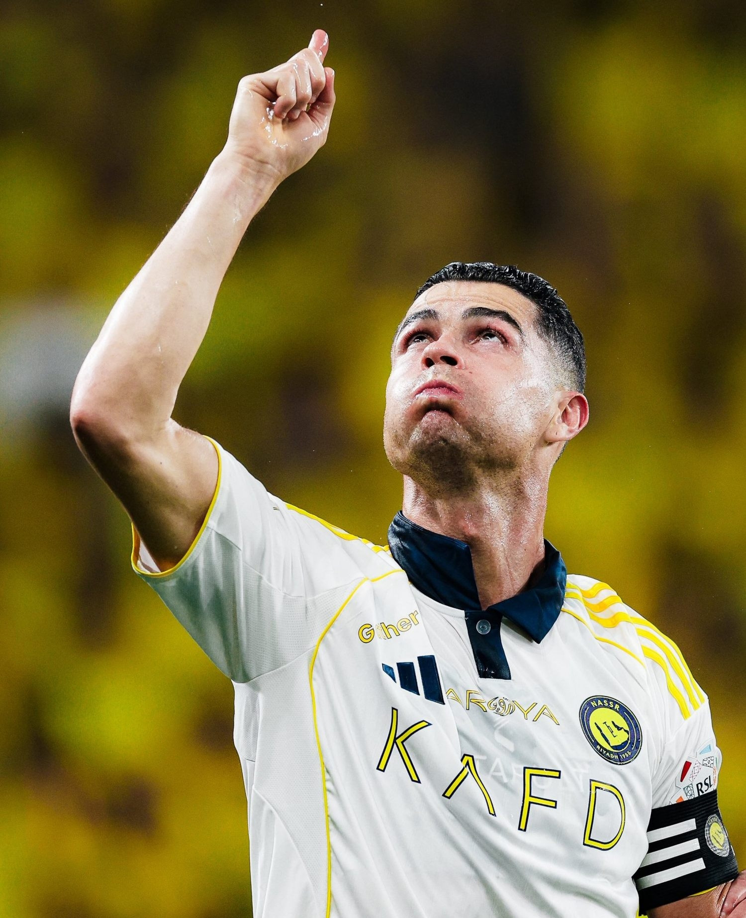 https://static-images.vnncdn.net/vps_images_publish/000001/000003/2026/5/22/ronaldo-bat-khoc-khi-giup-al-nassr-gianh-chuc-vo-dich-227.jpg