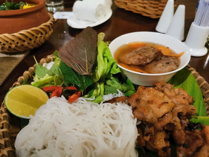 Bún chả - Ảnh 1.
