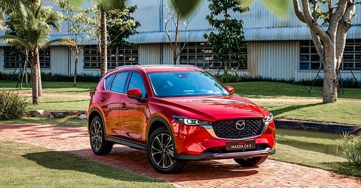 Góc nhìn ngang thân xe Mazda CX-5