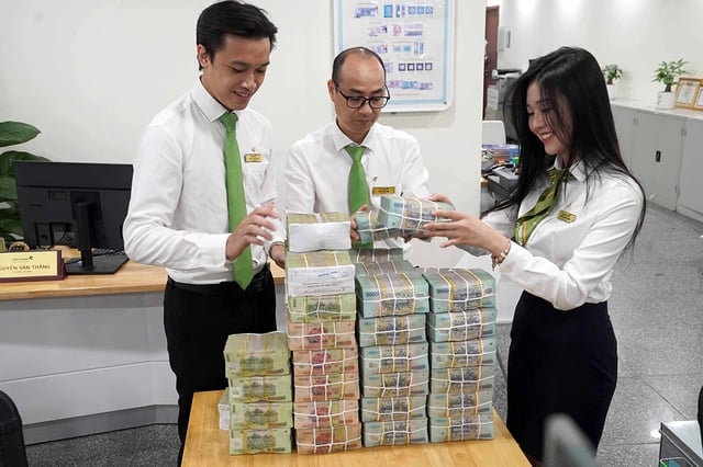 Có nên nới trần tín dụng cho các dự án lớn?- Ảnh 1.