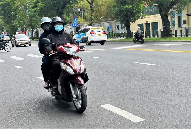 Vì sao xe máy ít đi lại nhanh hỏng bình ắc-quy? - Ảnh 3.