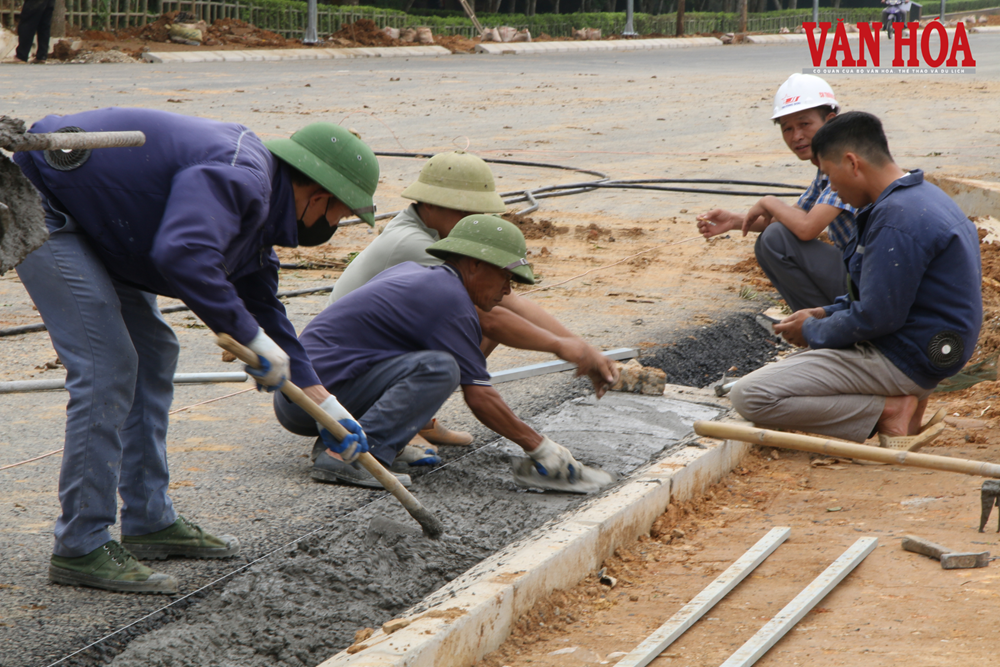 Đội nắng thi công đường trăm tỉ kết nối di tích Tân Trào - ảnh 6