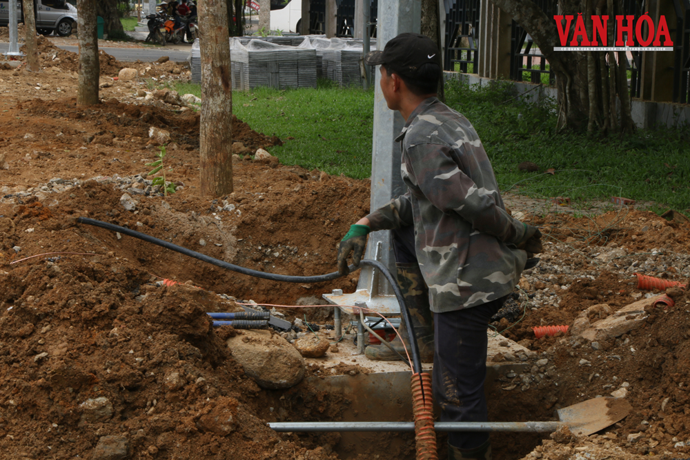 Đội nắng thi công đường trăm tỉ kết nối di tích Tân Trào - ảnh 7