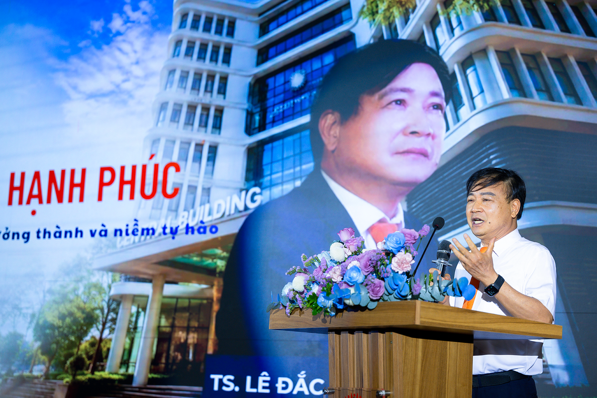 
"Học nhẹ, thi dễ, điểm cao" không phải hạnh phúc trong giáo dục- Ảnh 1.