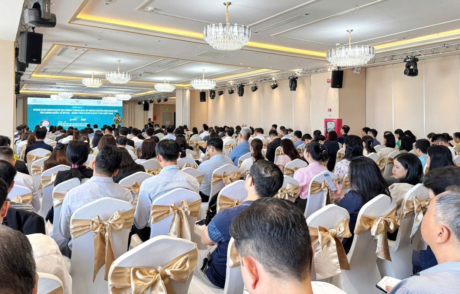 Chương trình thu hút hàng trăm đại diện doanh nghiệp niêm yết quan tâm, khi năm 2026 được đánh giá là năm có ý nghĩa quan trọng đối với thị trường chứng khoán trong lộ trình nâng hạng và hội nhập quốc tế