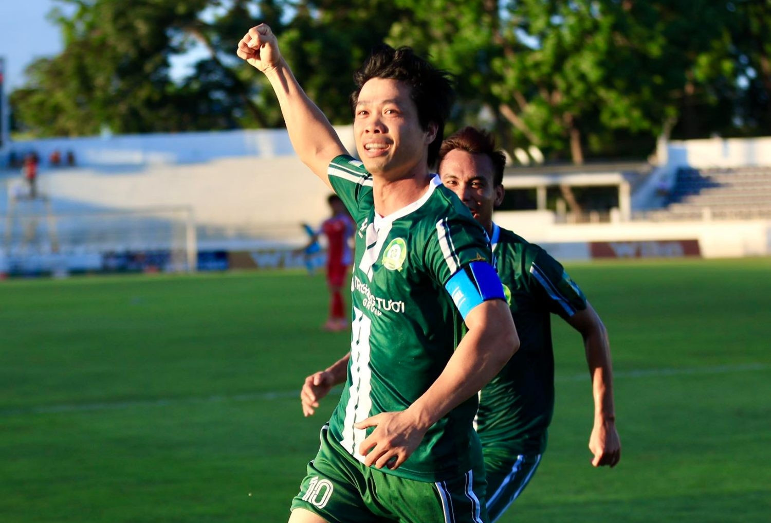 Công Phượng hóa người hùng, Đồng Nai tiến sát vé lên V-League