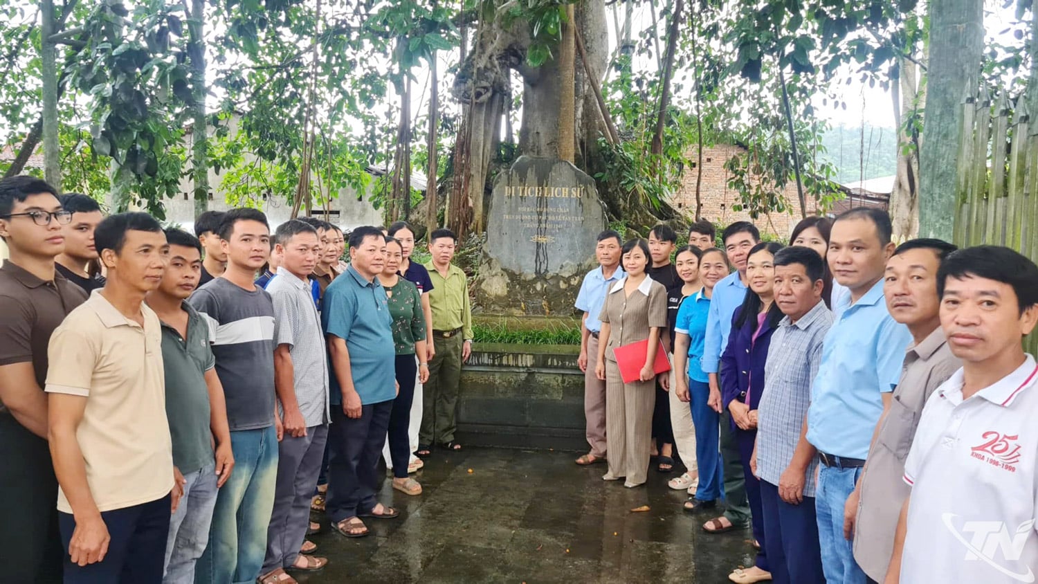 Nel 2011, il sito commemorativo in cui soggiornò il presidente Ho Chi Minh a Hoang Phai, nella comune di Ngan Son, è stato riconosciuto come monumento storico nazionale.
